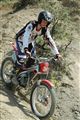 Lionel d&eacute;couvre le terrain sur une moto