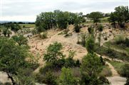 une vue du terrain, la partie pr&egrave;s du lac