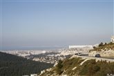 la devant, c'est Marseille