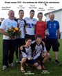 la photo qui r&eacute;uni nos deux entra&icirc;neurs et les coureurs qui terminent sur le podium. 