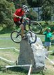Un coureur canadien est &agrave; Moudon ! il a quelques difficult&eacute;s avec cette pierre