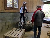 il y a même une fille (je ne connais pas son prénom !)