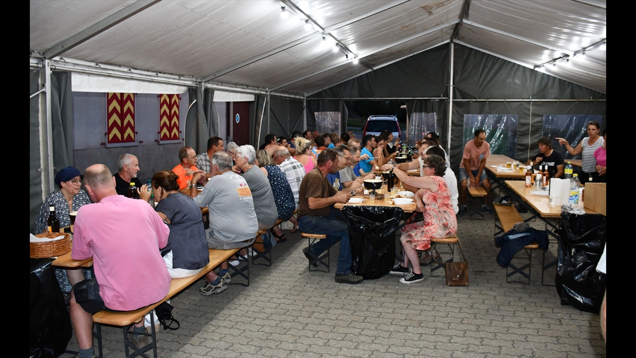 2023-08-24_DSC_5715_fondue-cantine